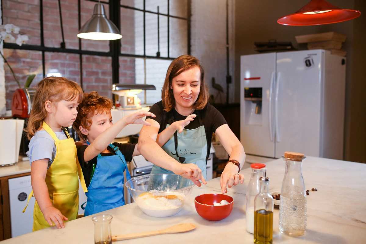 15 Easy Family Bonding Activities for Busy Parents